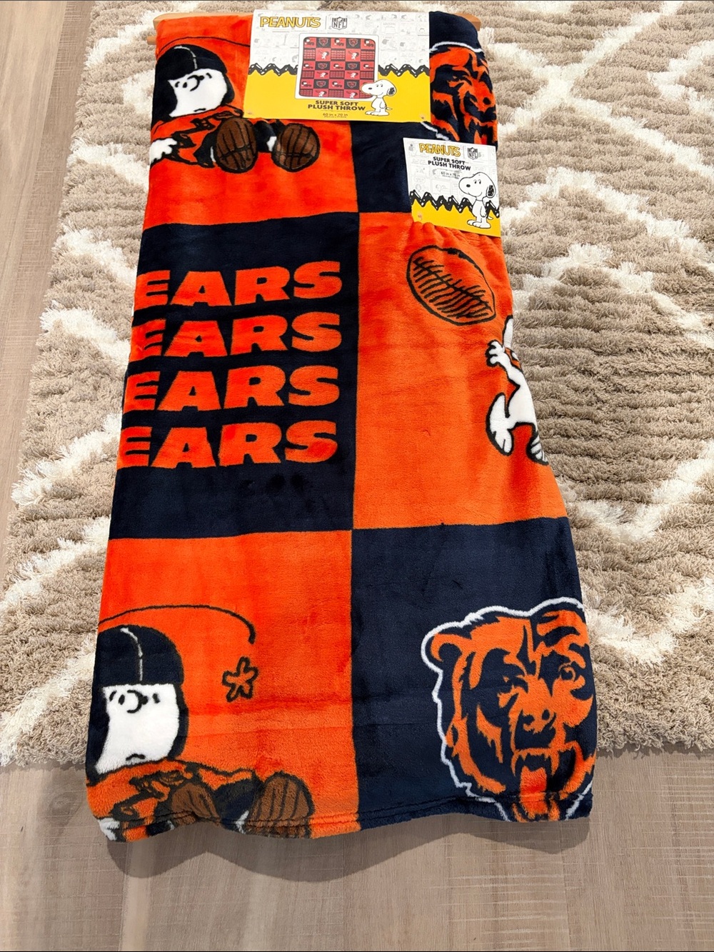 Peanuts Orange & Navy Chicago Bears Plush Throw Blanket